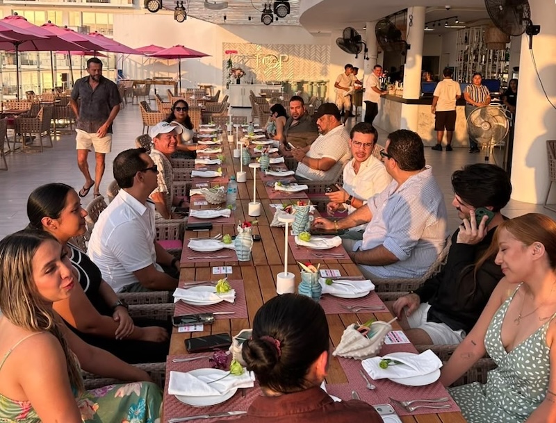 Cena de PV para 2 agentes