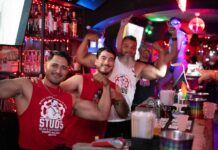 Escápate del calor en el bar STUDS Bear & Leather Foto de los tacos