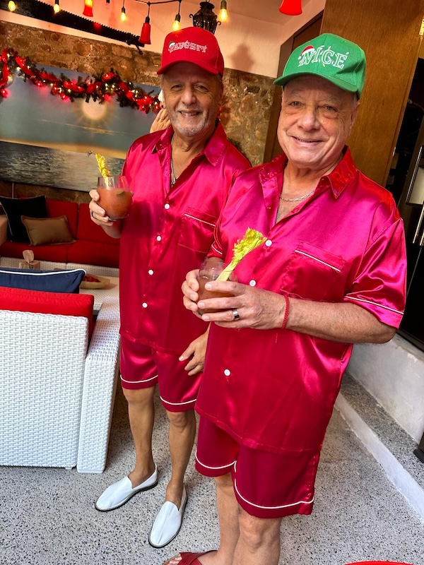 Trajes navideños de Tom y Don