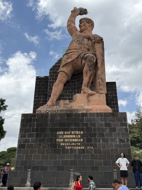 estatua G