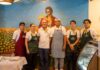 La cafetería TROVASI recibe varios premios a la excelencia de 2026 Foto de grupo en el Trovasi Café